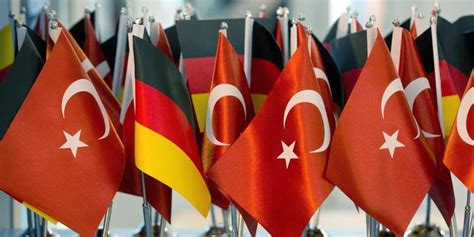 ‘­T­ü­r­k­i­y­e­­d­e­n­ ­A­l­m­a­n­y­a­­y­a­ ­İ­l­t­i­c­a­ ­B­a­ş­v­u­r­u­l­a­r­ı­ ­A­r­t­t­ı­’­